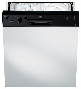 слика Машина за прање судова Indesit DPG 15 BK